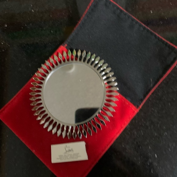 Christian Louboutin pocket mirror - Picture 2 of 4
